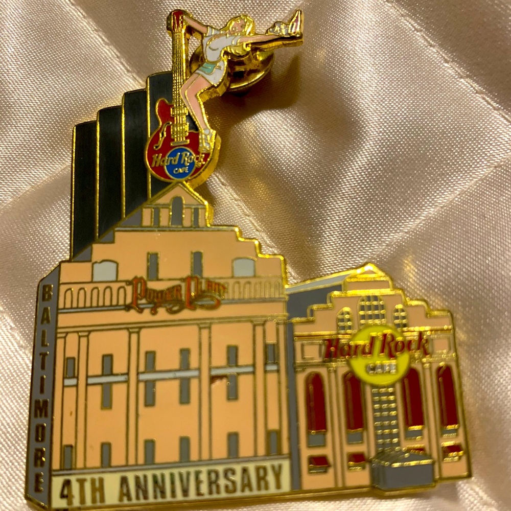 Hard Rock Pin